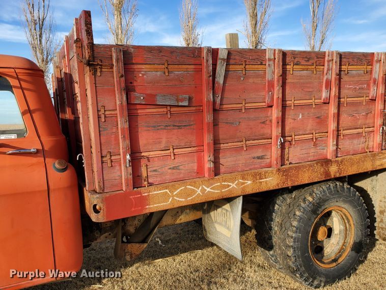 image for item HW9535 1959 Chevrolet Viking 60  grain truck