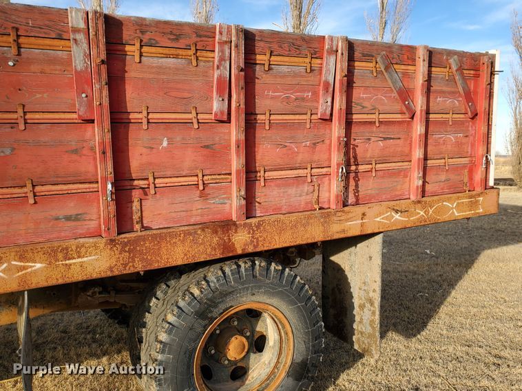 image for item HW9535 1959 Chevrolet Viking 60  grain truck