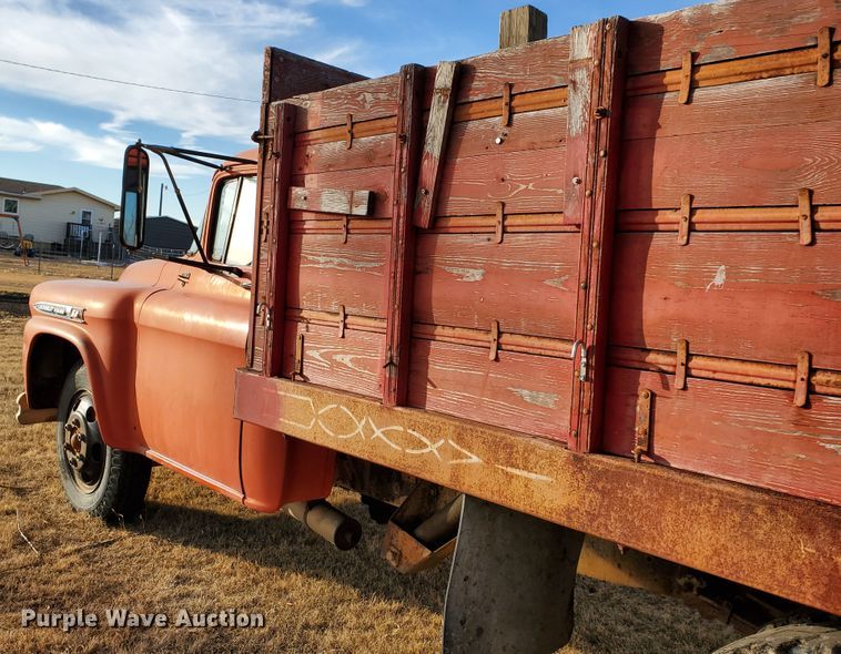 image for item HW9535 1959 Chevrolet Viking 60  grain truck