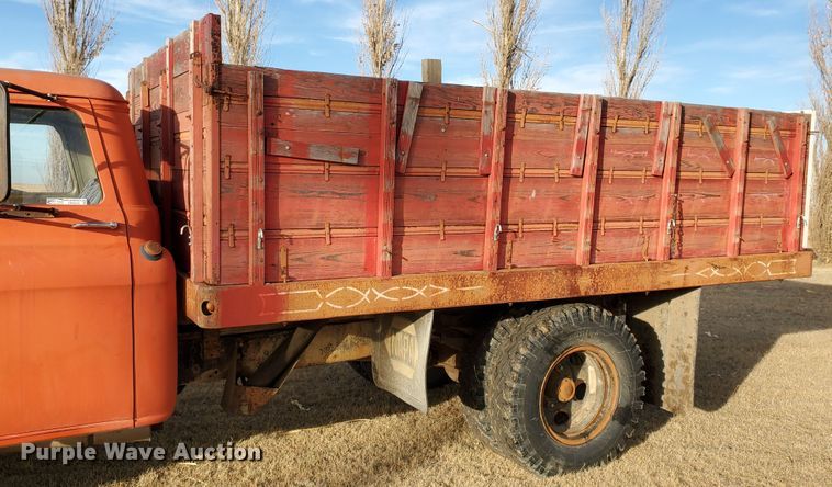 image for item HW9535 1959 Chevrolet Viking 60  grain truck