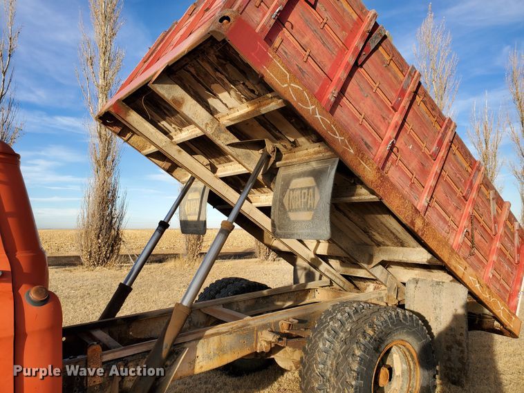 image for item HW9535 1959 Chevrolet Viking 60  grain truck