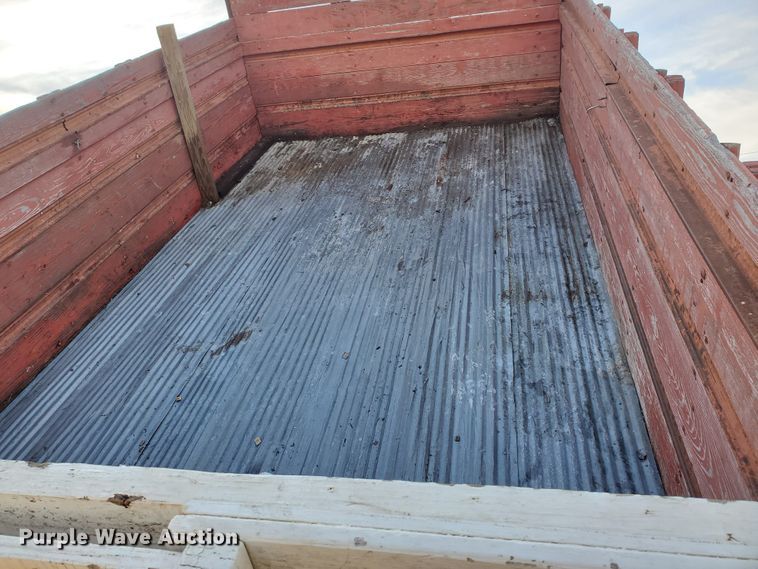 image for item HW9535 1959 Chevrolet Viking 60  grain truck