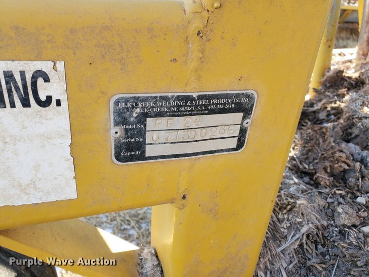 image for item HW9538 Elk Creek Welding PF24 hay bale feed wagon