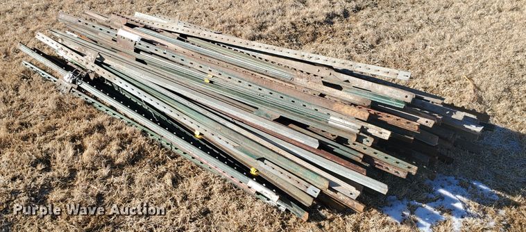 image for item HW9547 Approximately 100 T-posts