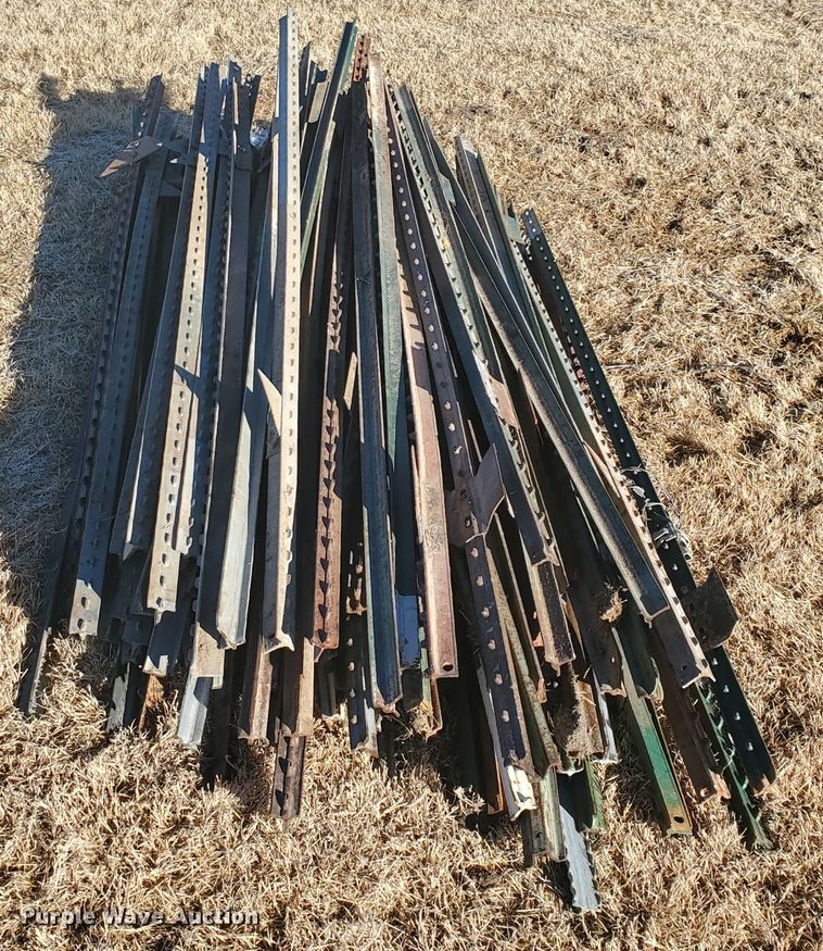 image for item HW9547 Approximately 100 T-posts
