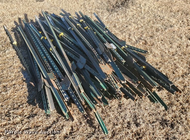 image for item HW9548 Approximately 100 T-posts