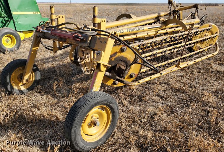 image for item HW9562 Vermeer R23 hay rake