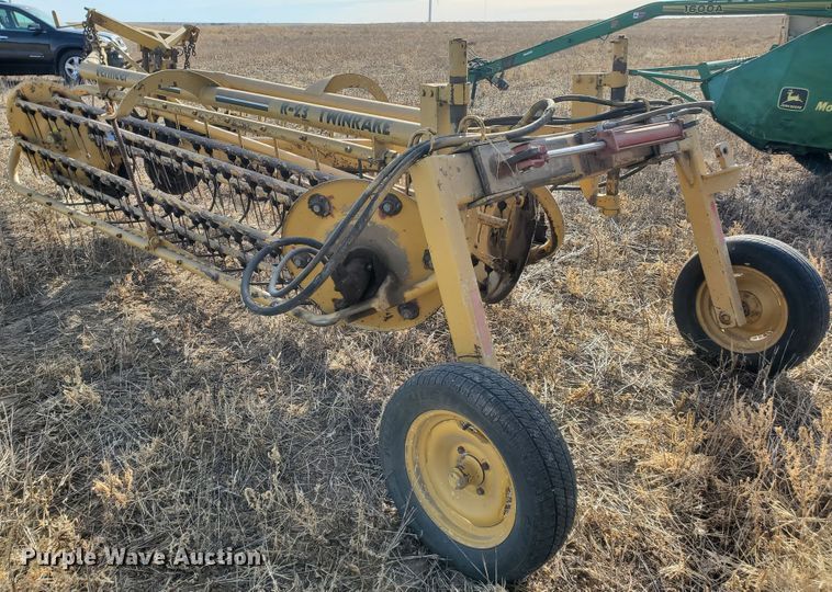 image for item HW9562 Vermeer R23 hay rake