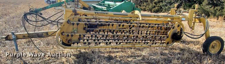 image for item HW9562 Vermeer R23 hay rake