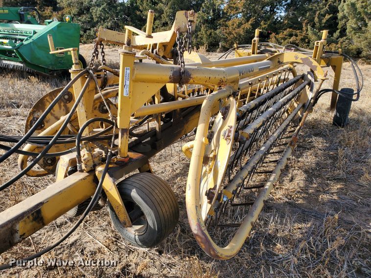image for item HW9562 Vermeer R23 hay rake