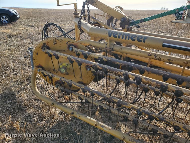 image for item HW9562 Vermeer R23 hay rake