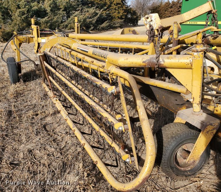 image for item HW9562 Vermeer R23 hay rake