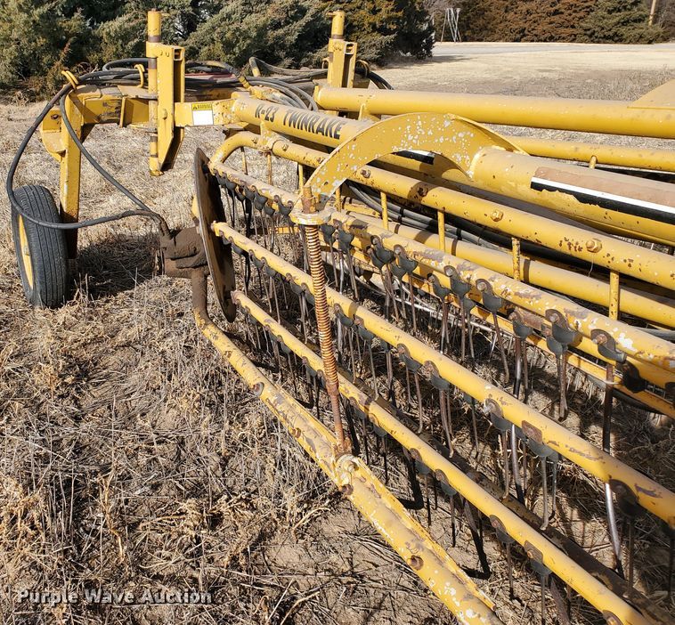 image for item HW9562 Vermeer R23 hay rake