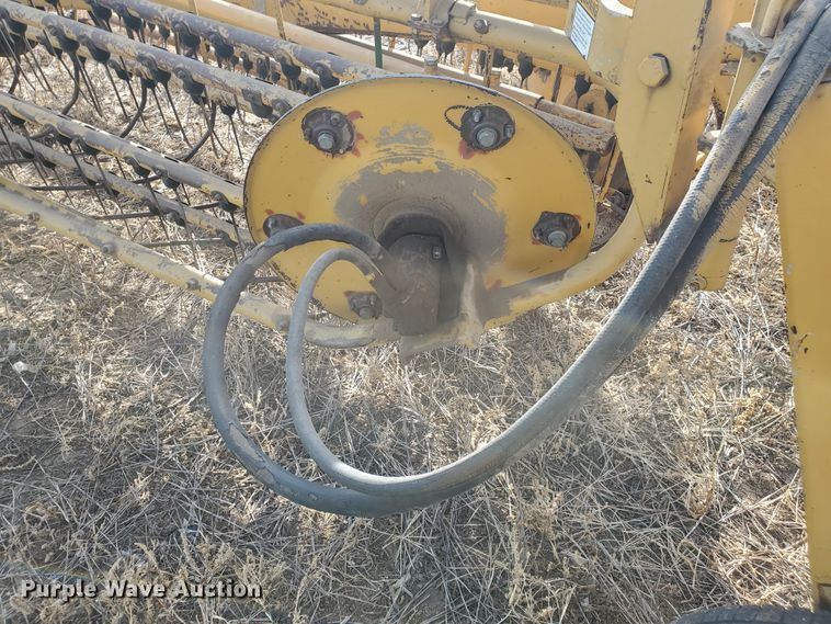 image for item HW9562 Vermeer R23 hay rake