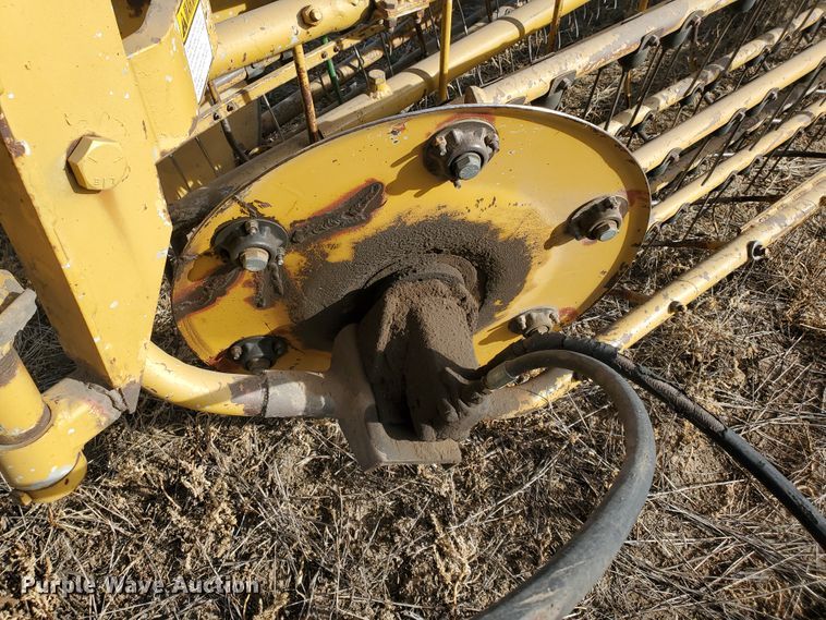 image for item HW9562 Vermeer R23 hay rake