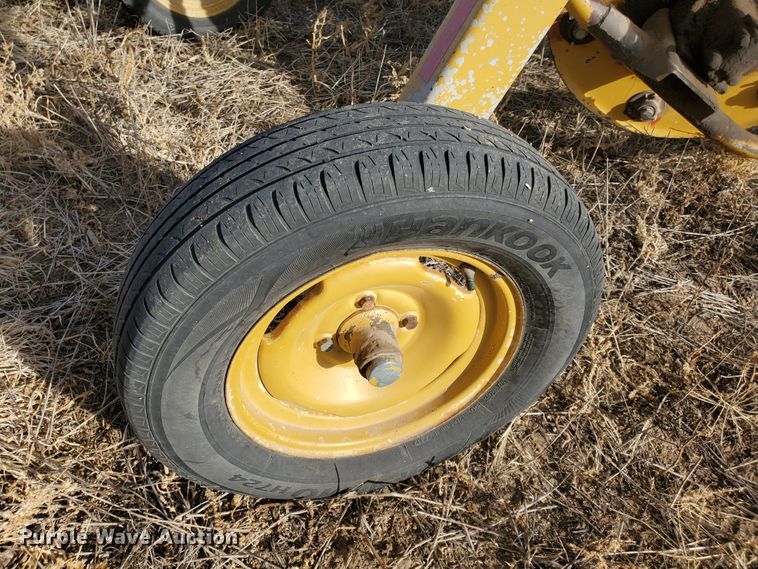 image for item HW9562 Vermeer R23 hay rake