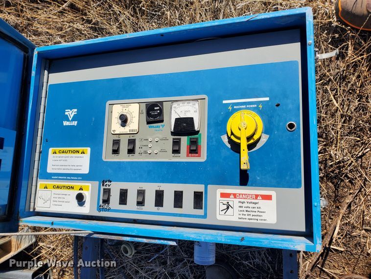 image for item HW9576 Valley 8000 irrigation pivot