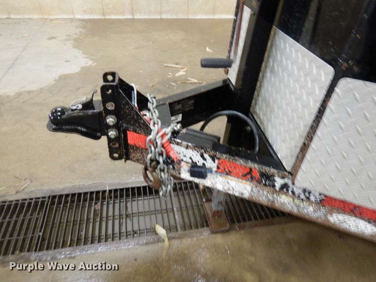 image for item HX9516 2013 Thunder Creek fuel tank trailer