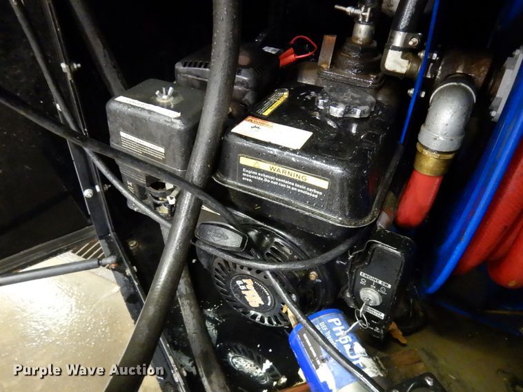 image for item HX9516 2013 Thunder Creek fuel tank trailer