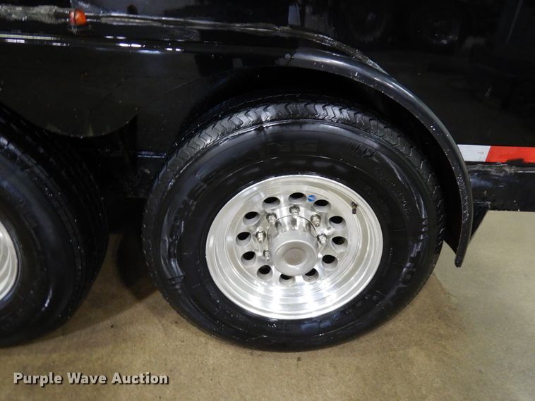 image for item HX9516 2013 Thunder Creek fuel tank trailer