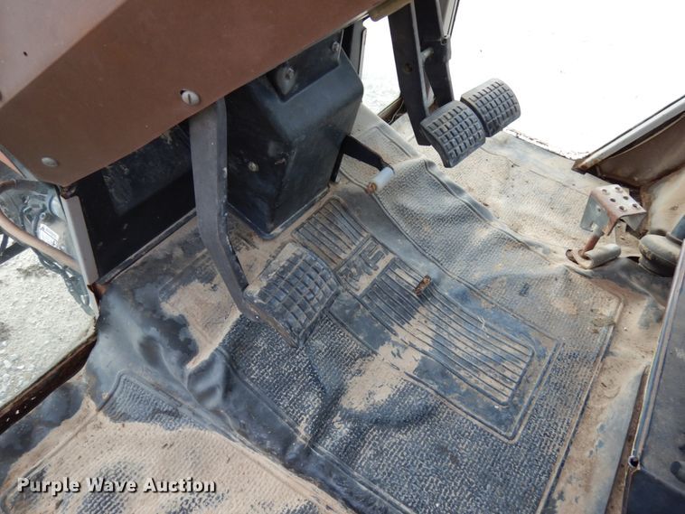 image for item HX9525 1985 Massey-Ferguson 3545  tractor