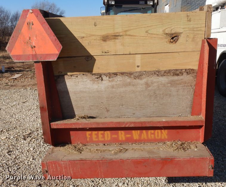 image for item IG9017 Kelly-Ryan Feed-R-Wagon feed wagon