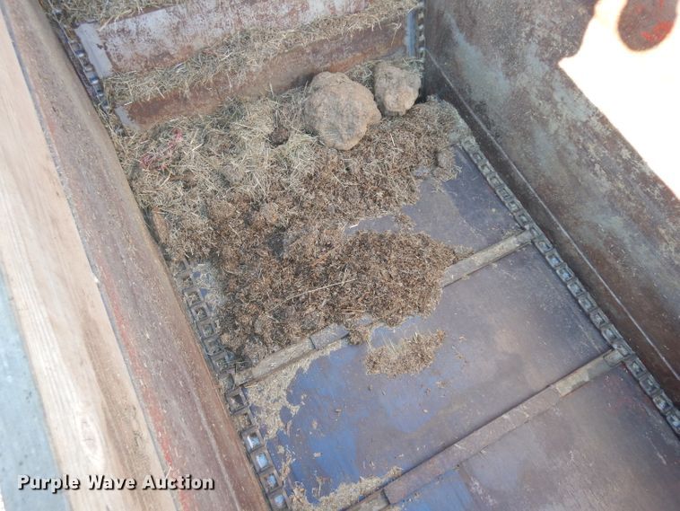 image for item IG9017 Kelly-Ryan Feed-R-Wagon feed wagon