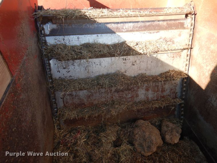 image for item IG9017 Kelly-Ryan Feed-R-Wagon feed wagon