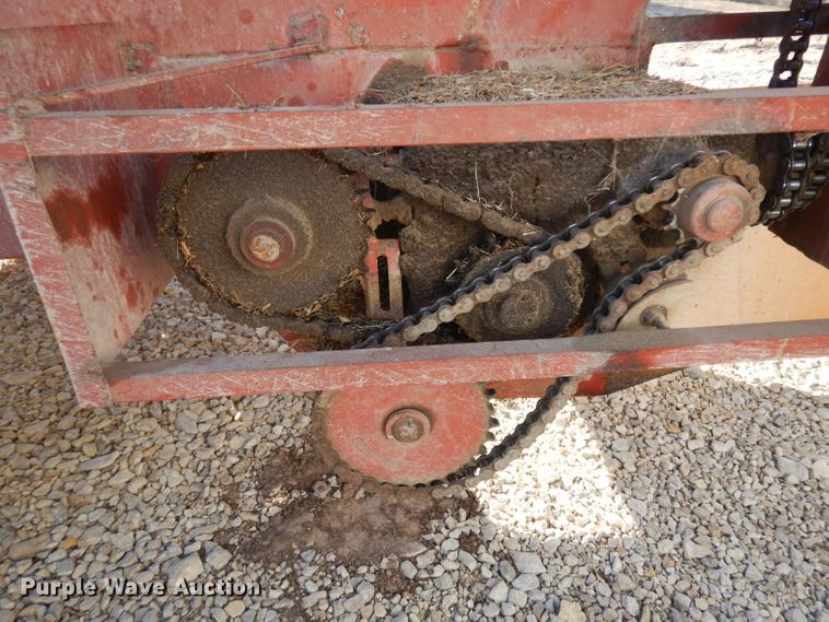 image for item IG9017 Kelly-Ryan Feed-R-Wagon feed wagon