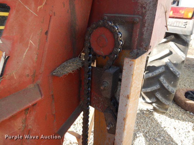 image for item IG9017 Kelly-Ryan Feed-R-Wagon feed wagon