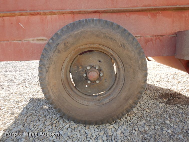 image for item IG9017 Kelly-Ryan Feed-R-Wagon feed wagon