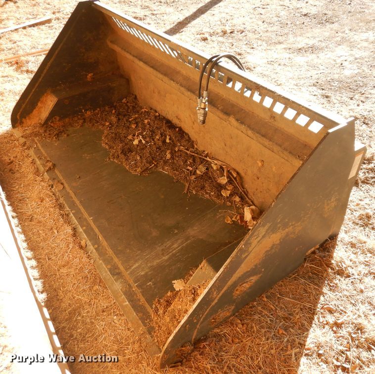 image for item IG9018 84"W skid steer bucket
