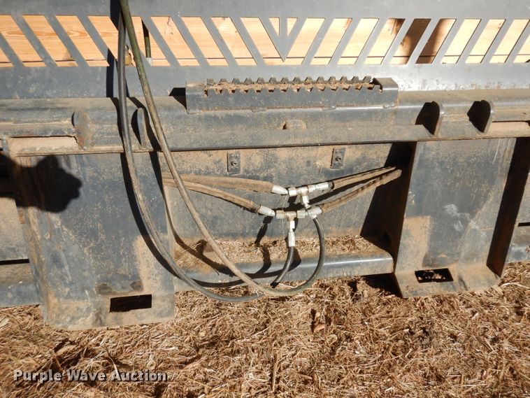 image for item IG9018 84"W skid steer bucket