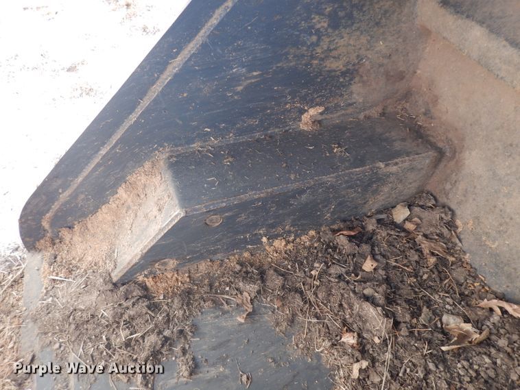 image for item IG9018 84"W skid steer bucket