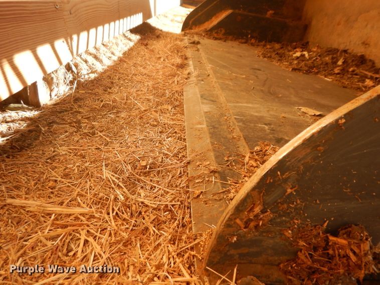 image for item IG9018 84"W skid steer bucket