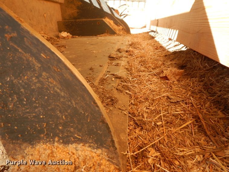 image for item IG9018 84"W skid steer bucket