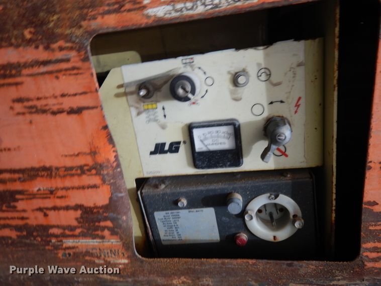 image for item IG9023 1994 JLG CM2033  scissor lift