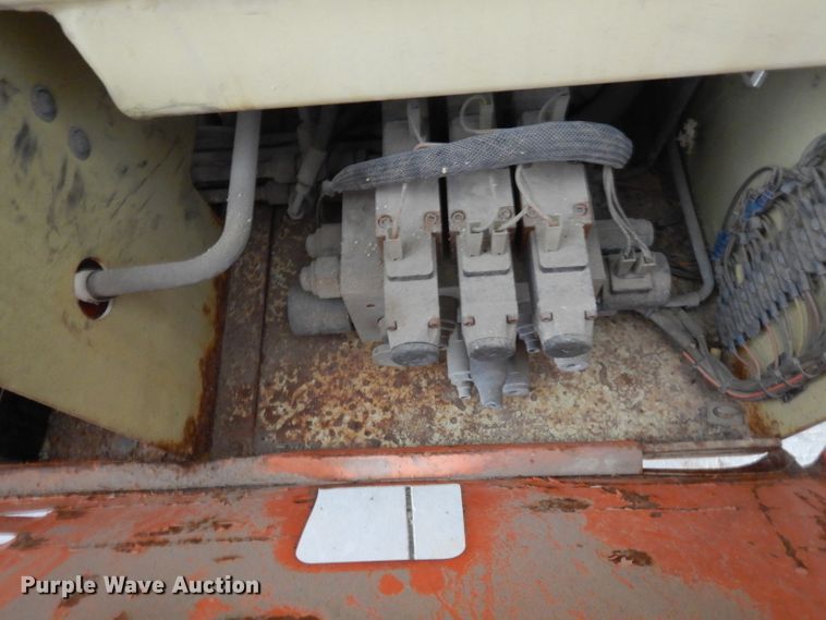 image for item IG9023 1994 JLG CM2033  scissor lift