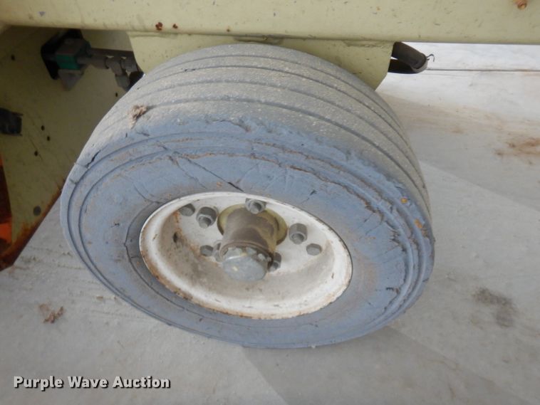 image for item IG9023 1994 JLG CM2033  scissor lift