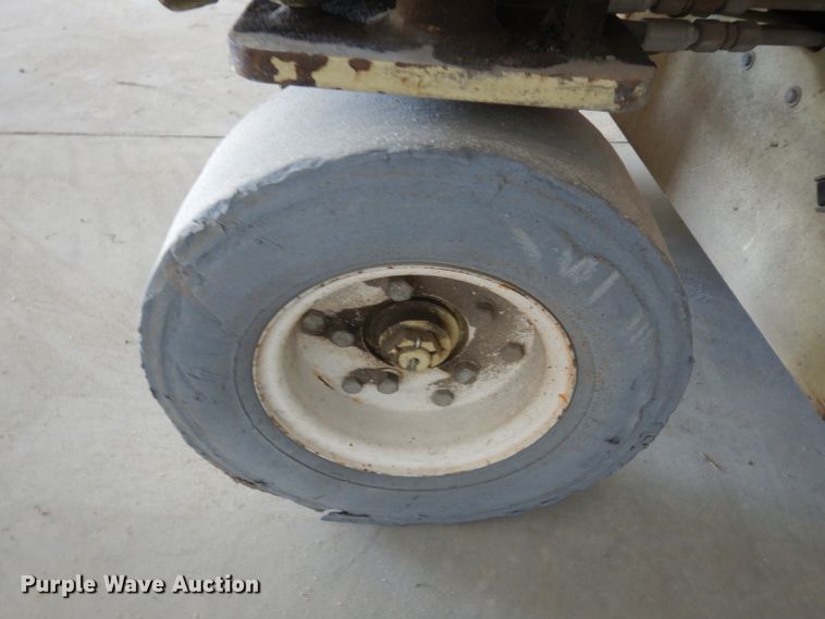 image for item IG9023 1994 JLG CM2033  scissor lift