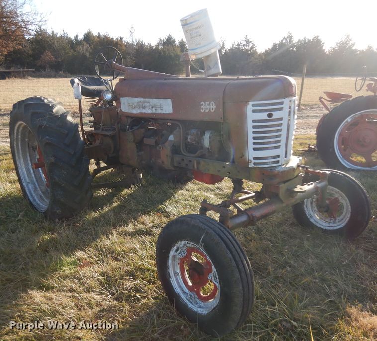 image for item IG9078 Farmall 350  tractor