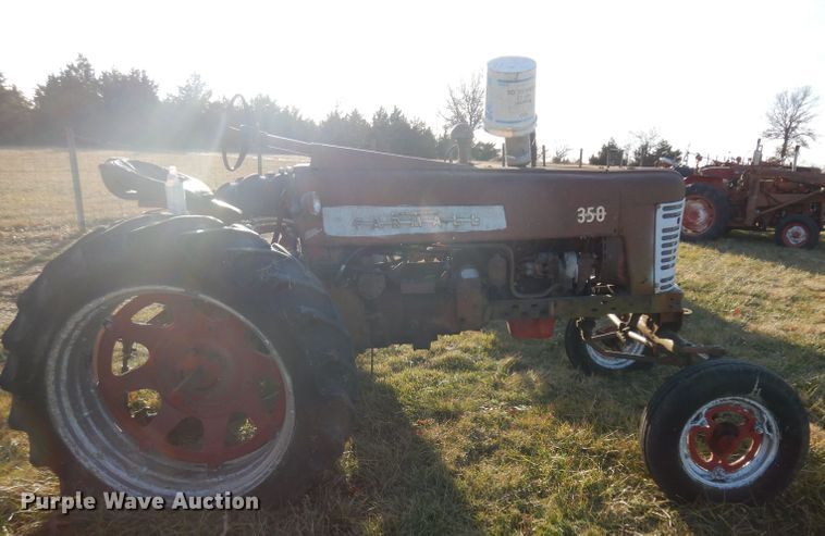 image for item IG9078 Farmall 350  tractor