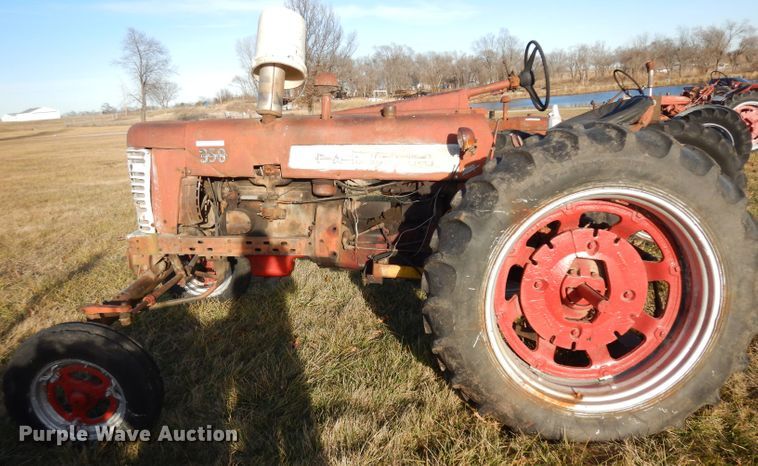 image for item IG9078 Farmall 350  tractor