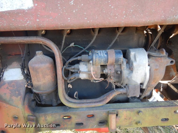 image for item IG9078 Farmall 350  tractor