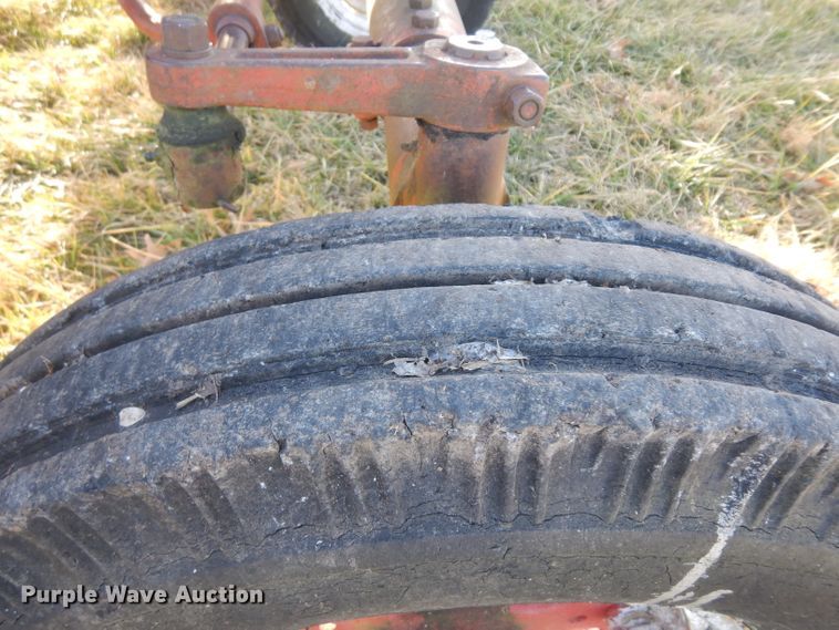 image for item IG9078 Farmall 350  tractor