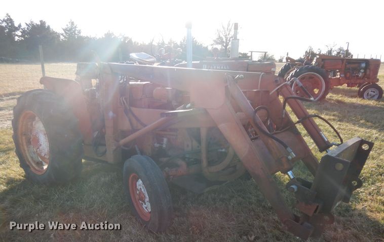 image for item IG9080 International Harvester 444  tractor