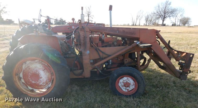 image for item IG9080 International Harvester 444  tractor