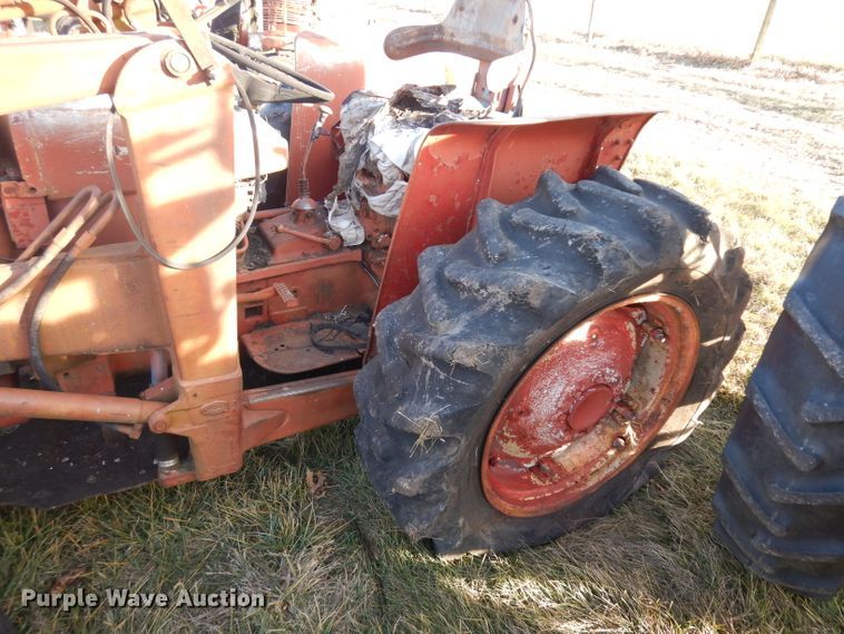 image for item IG9080 International Harvester 444  tractor
