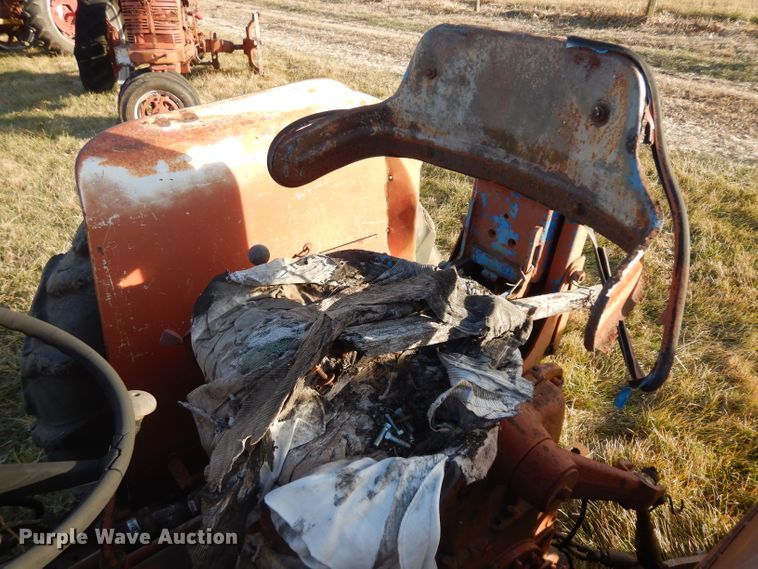 image for item IG9080 International Harvester 444  tractor