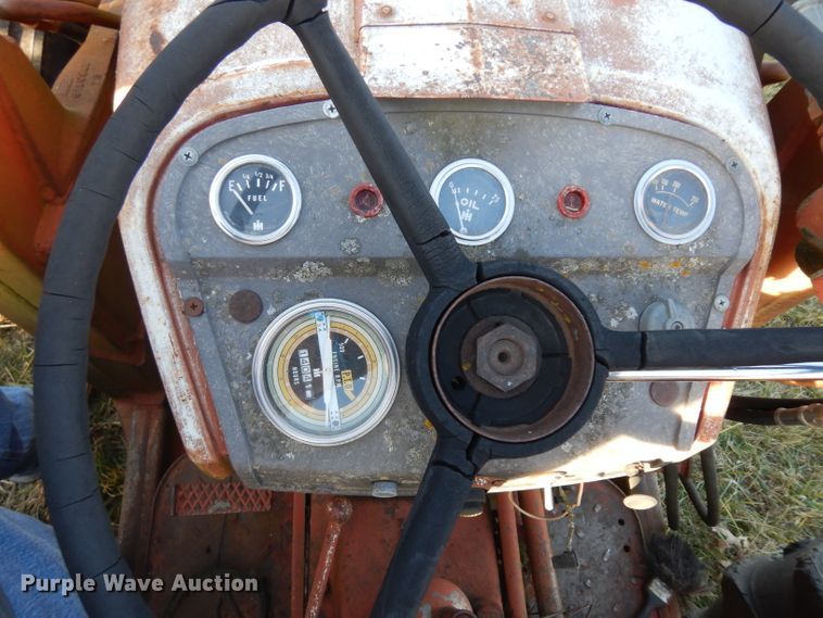 image for item IG9080 International Harvester 444  tractor